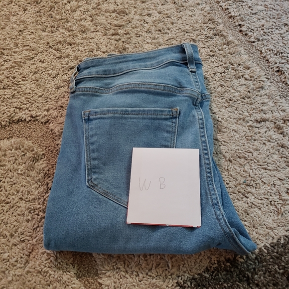 Old Navy Rock Star Extra High-Rise Super Skinny Distressed Jeans Medium Wash - Picture 10 of 10